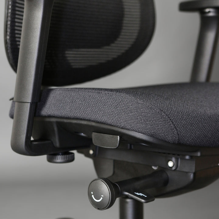 UNIQUE Ergonomiczny fotel biurowy GRID M